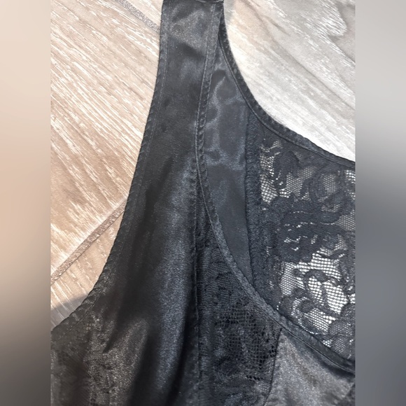 gorgeous satin and lace bodice Cabernet black alluring midi nightgown size Small - Picture 5 of 16